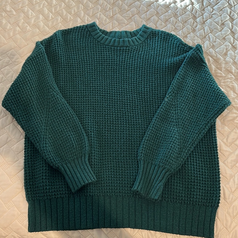 Women’s American Eagle. Green sweater size Medium.